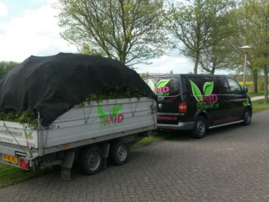 Hoveniersbedrijf TuinID Bremer op weg naar een hoveniersklus in omgeving Hoogeveen